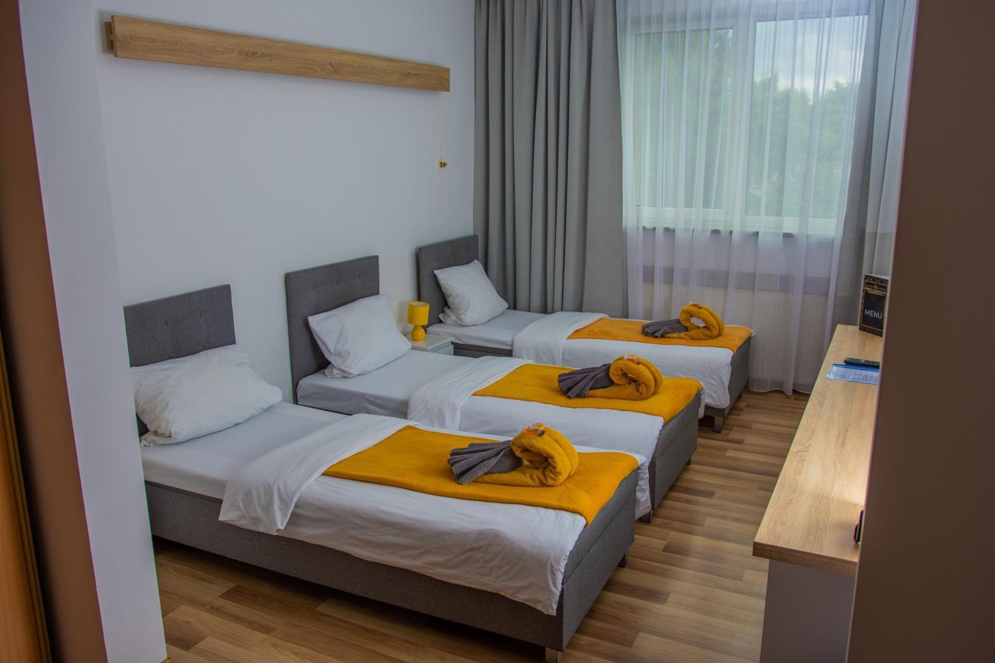 Hotel Miodowy Dzierżoniów Kültér fotó