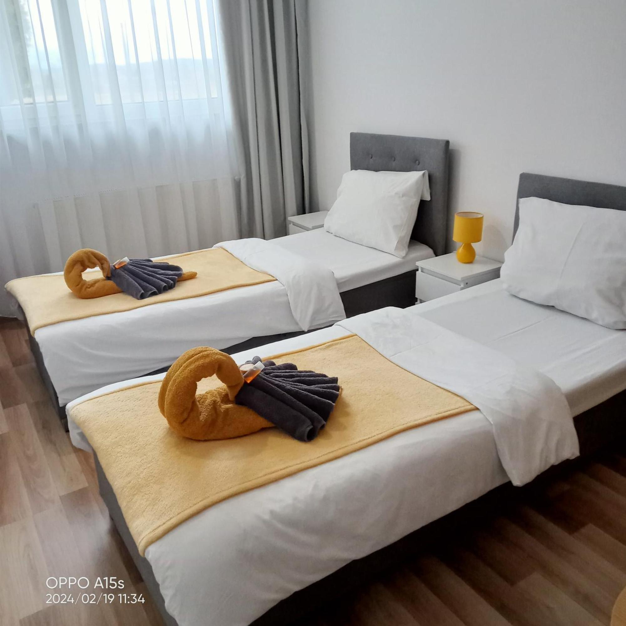 Hotel Miodowy Dzierżoniów Kültér fotó