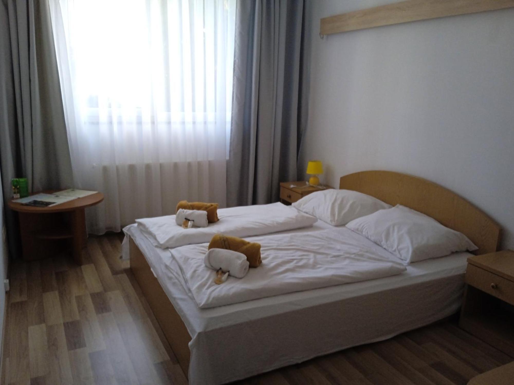 Hotel Miodowy Dzierżoniów Kültér fotó