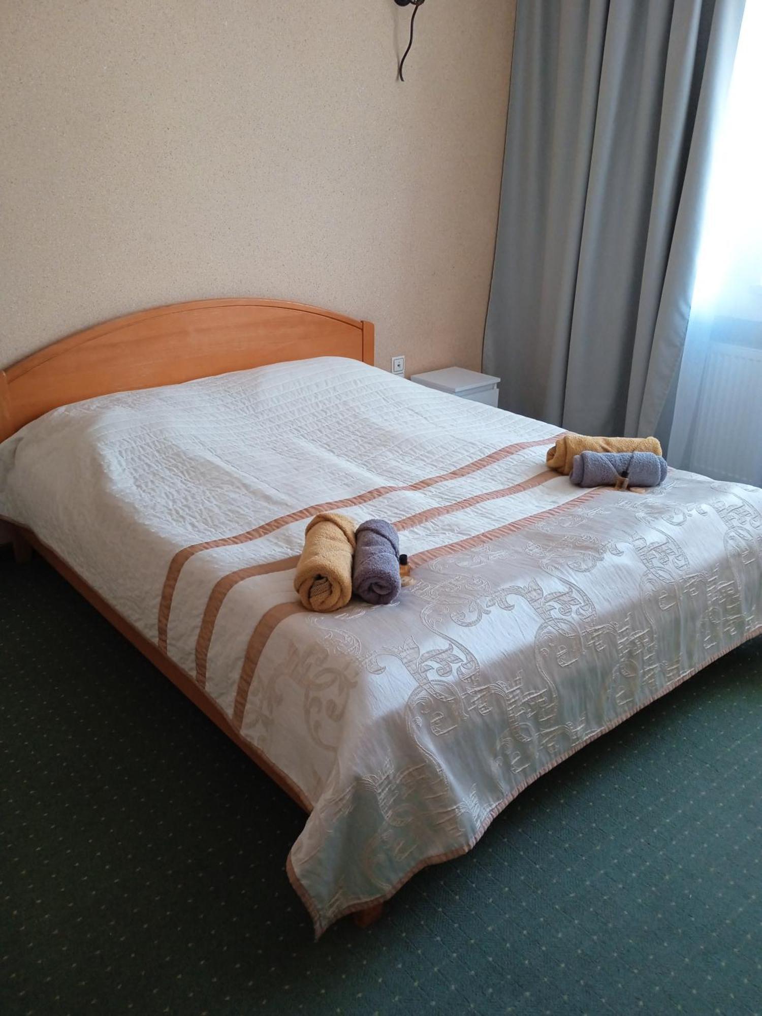 Hotel Miodowy Dzierżoniów Kültér fotó