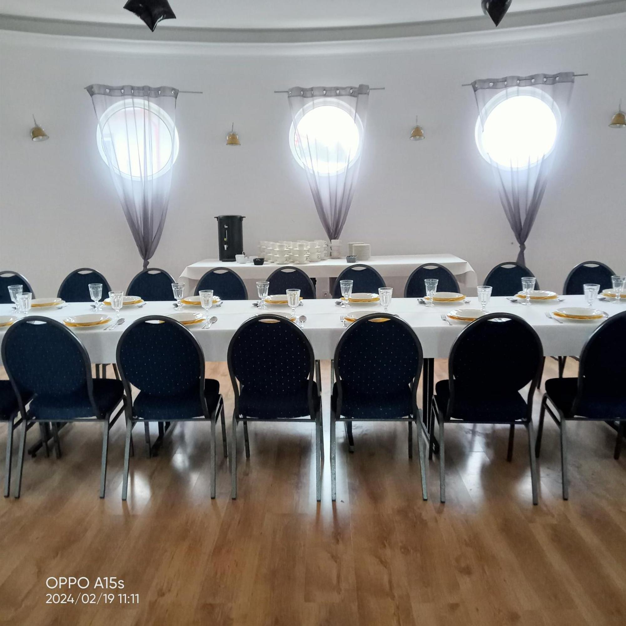 Hotel Miodowy Dzierżoniów Kültér fotó